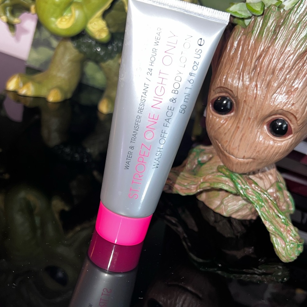 St. Tropez One Night Only Lotion - Pink and Gray